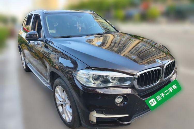 Used BMW X5 2014 xDrive35i Leading Model Front Right 45 Deg