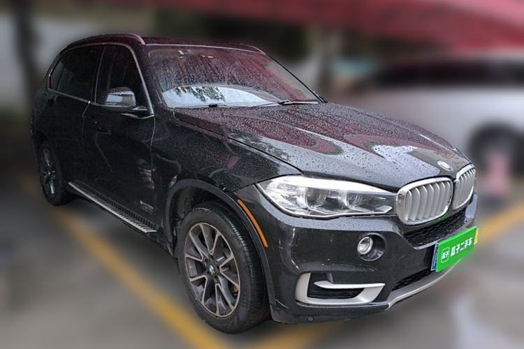 Used BMW X5  Front Right 45 Deg