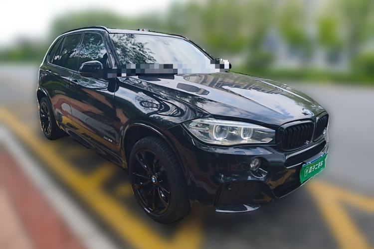Used BMW X5  Front Right 45 Deg