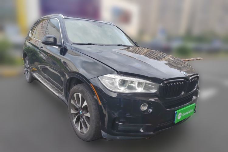 Used BMW X5 2014 xDrive35i Leading Model Front Right 45 Deg