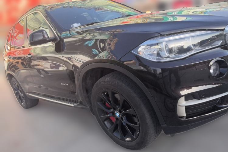 Used BMW X5 2014 xDrive35i Elegant Edition Front Right 45 Deg