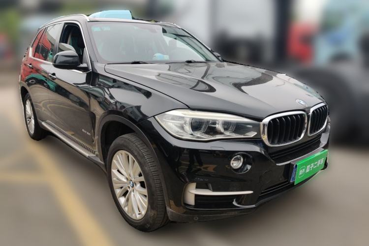Used BMW X5 2014 xDrive35i Luxury Edition Front Right 45 Deg