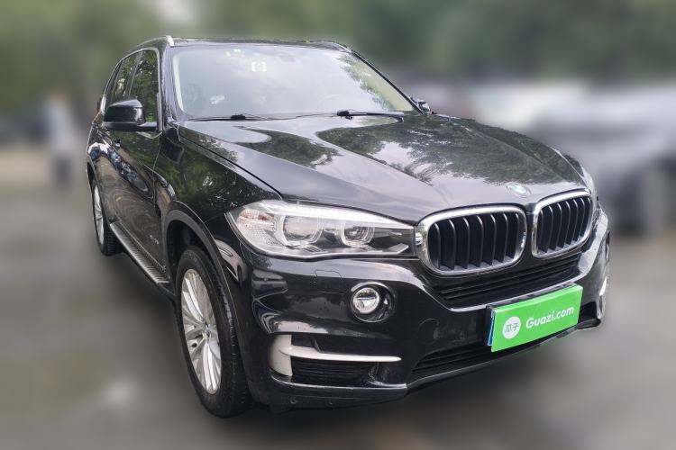 Used BMW X5 2014 xDrive35i Luxury Edition Front Right 45 Deg