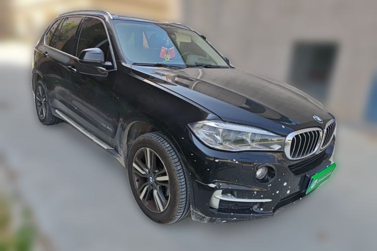 Used BMW X5 2014 xDrive35i Leading Model Front Right 45 Deg