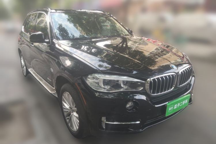Used BMW X5  Front Right 45 Deg