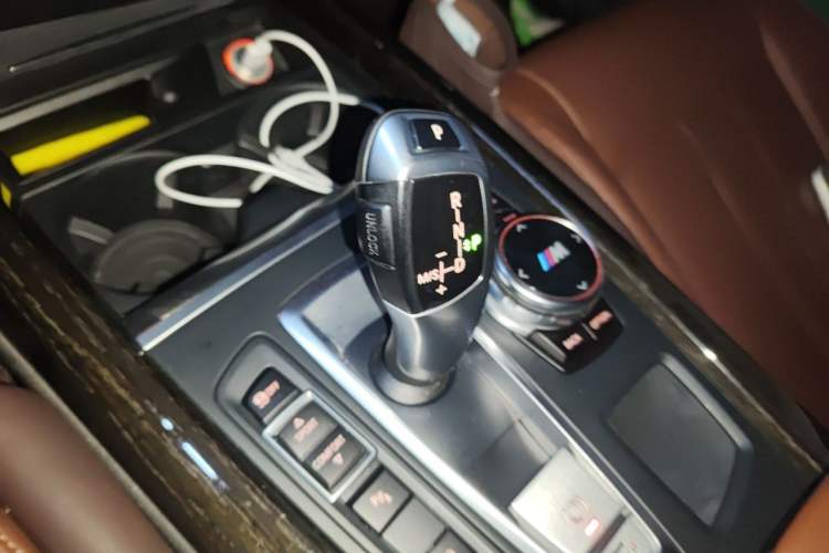 Used BMW X5 2014 xDrive35i Luxury Edition Gear Lever