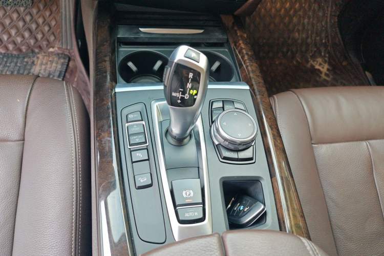 Used BMW X5 2014 xDrive35i Elegant Edition Gear Lever