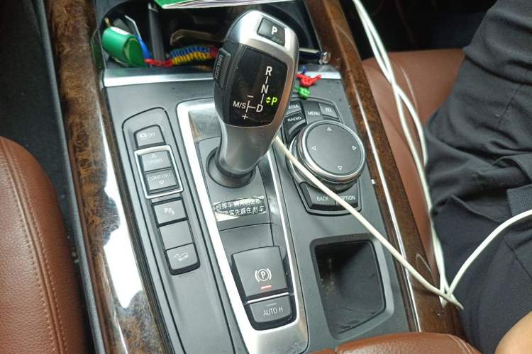 Used BMW X5 2014 xDrive35i Elegant Edition Gear Lever