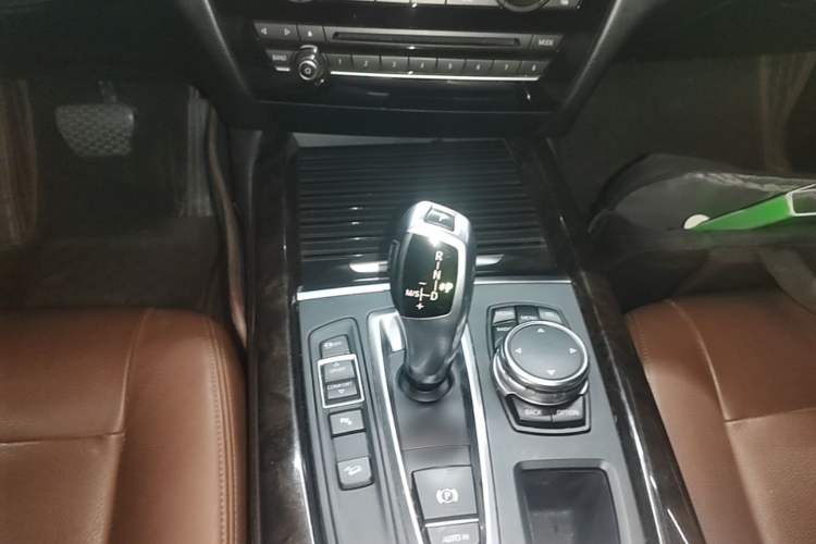 Used BMW X5 2014 xDrive35i Elegant Edition Gear Lever