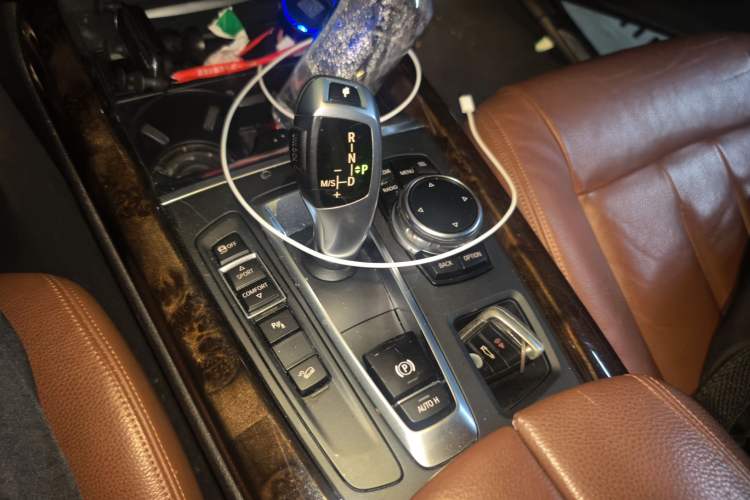 Used BMW X5 2014 xDrive35i Gasoline 5-seater U.S. specification Gear Lever