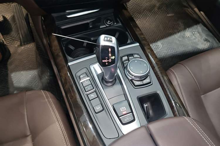 Used BMW X5 2014 xDrive35i Elegant Edition Gear Lever