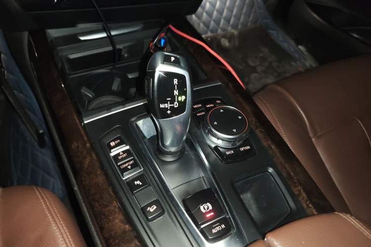 Used BMW X5 2014 xDrive35i Elegant Edition Gear Lever