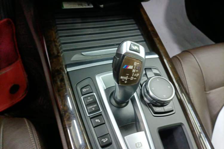 Used BMW X5 2014 xDrive35i Elegant Edition Gear Lever
