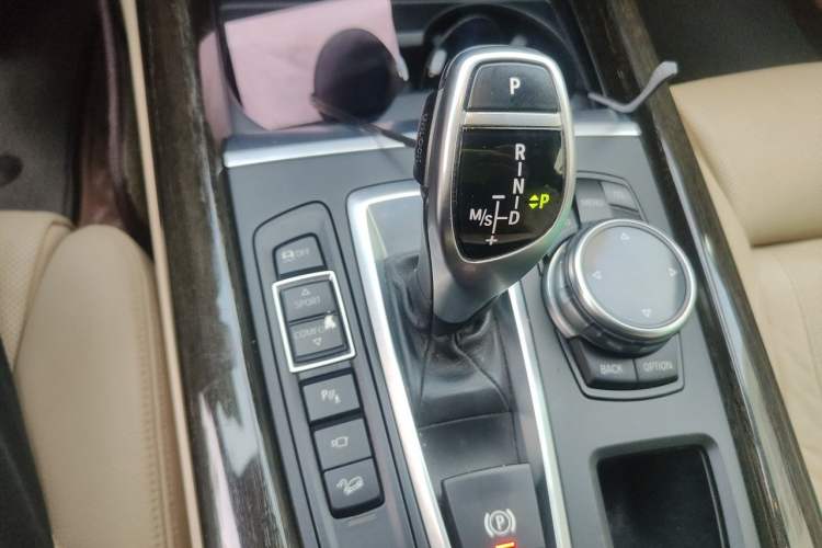 Used BMW X5 2014 xDrive50i M Sport Edition Gear Lever