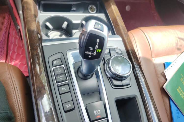 Used BMW X5 2014 xDrive35i Elegant Edition Gear Lever