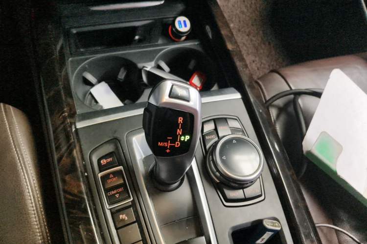Used BMW X5 2014 xDrive35i Elegant Edition Gear Lever