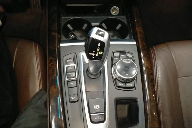 Used BMW X5 2014 xDrive35i Elegant Edition Gear Lever