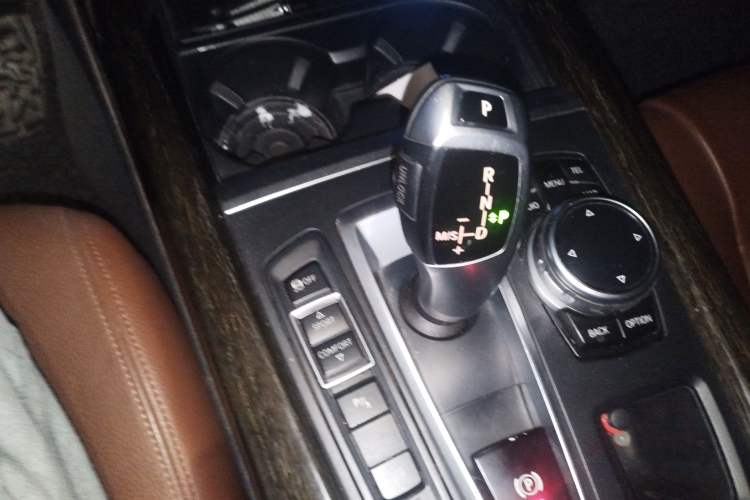 Used BMW X5 2014 xDrive35i Luxury Edition Gear Lever