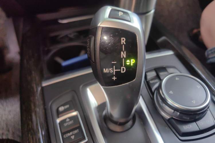 Used BMW X5 2014 xDrive35i Luxury Edition Gear Lever