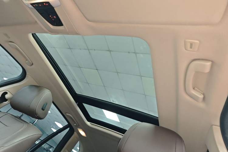 Used BMW X5 2014 xDrive35i Leading Model Headliner