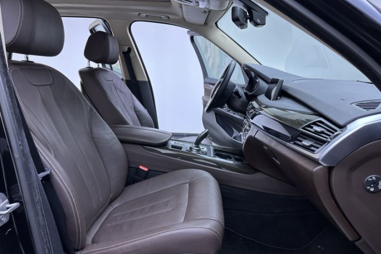 Used BMW X5 2014 xDrive35i Leading Model Interior 1