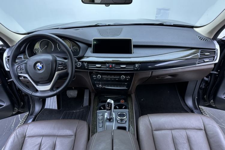 Used BMW X5 2014 xDrive35i Leading Model Interior 1