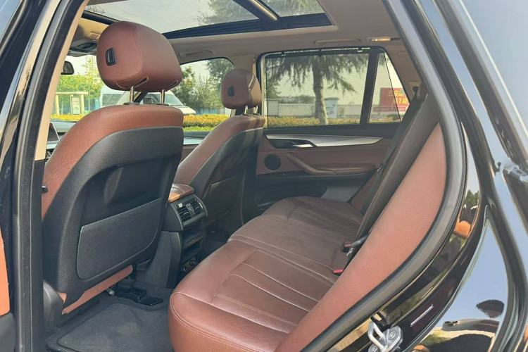 Used BMW X5 2014 xDrive35i 3.0T 5-seater Middle East version Interior 2