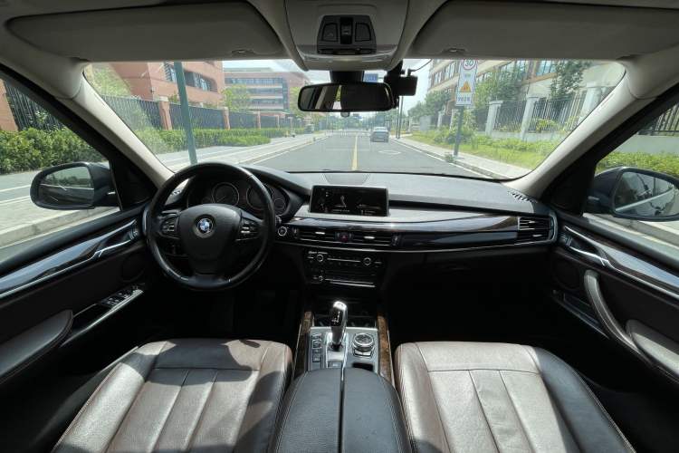 Used BMW X5 2014 xDrive35i Elegant Edition Interior 2