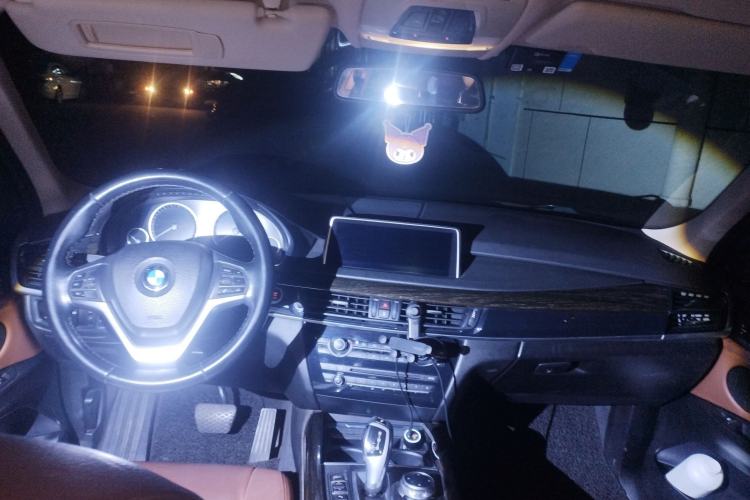 Used BMW X5 2014 xDrive35i Luxury Edition Interior 2