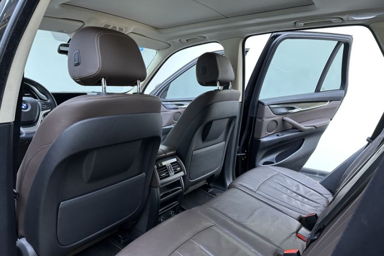 Used BMW X5 2014 xDrive35i Leading Model Interior 3