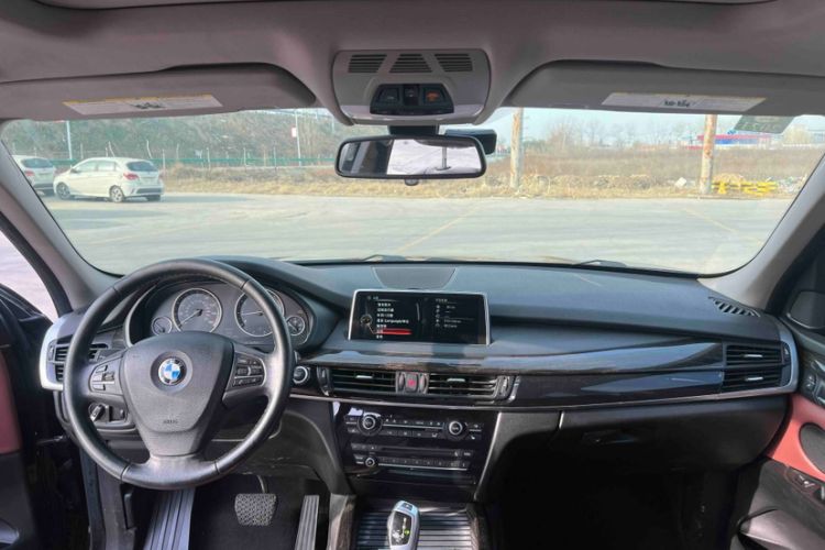 Used BMW X5 2014 xDrive35i Gasoline 5-seater U.S. specification Interior 3