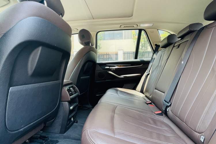 Used BMW X5 2014 xDrive35i Elegant Edition Interior 3