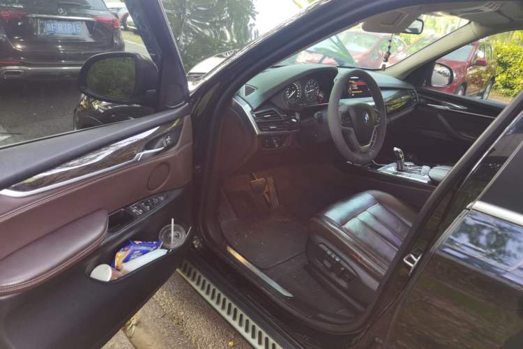 Used BMW X5 2014 xDrive35i Leading Model Interior 3