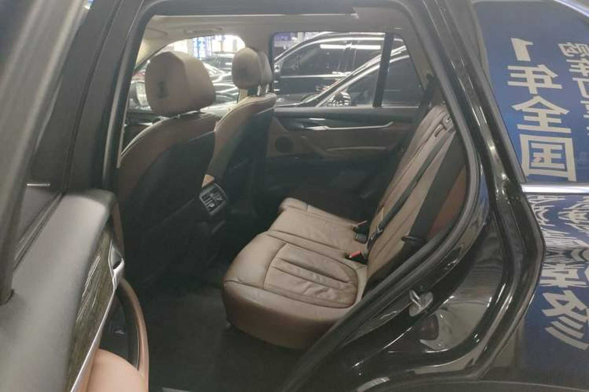 Used BMW X5 2014 xDrive35i Luxury Edition Interior 4