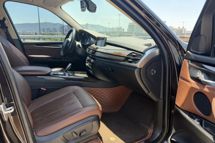 Used BMW X5 2014 xDrive35i Elegant Edition Interior 4