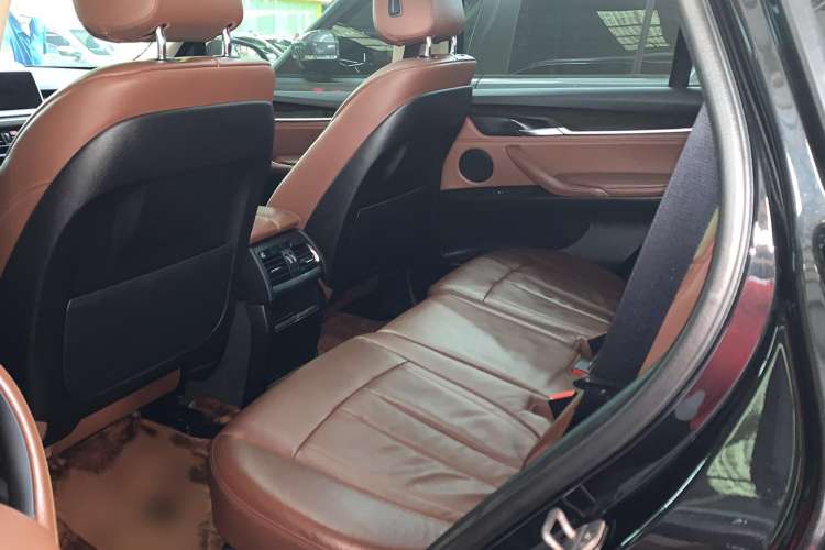 Used BMW X5 2014 xDrive35i Luxury Edition Interior 4