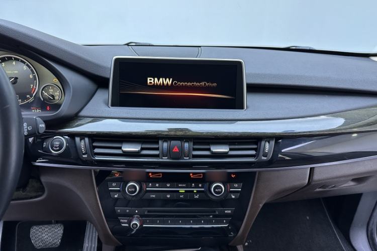 Used BMW X5 2014 xDrive35i Leading Model Interior 5
