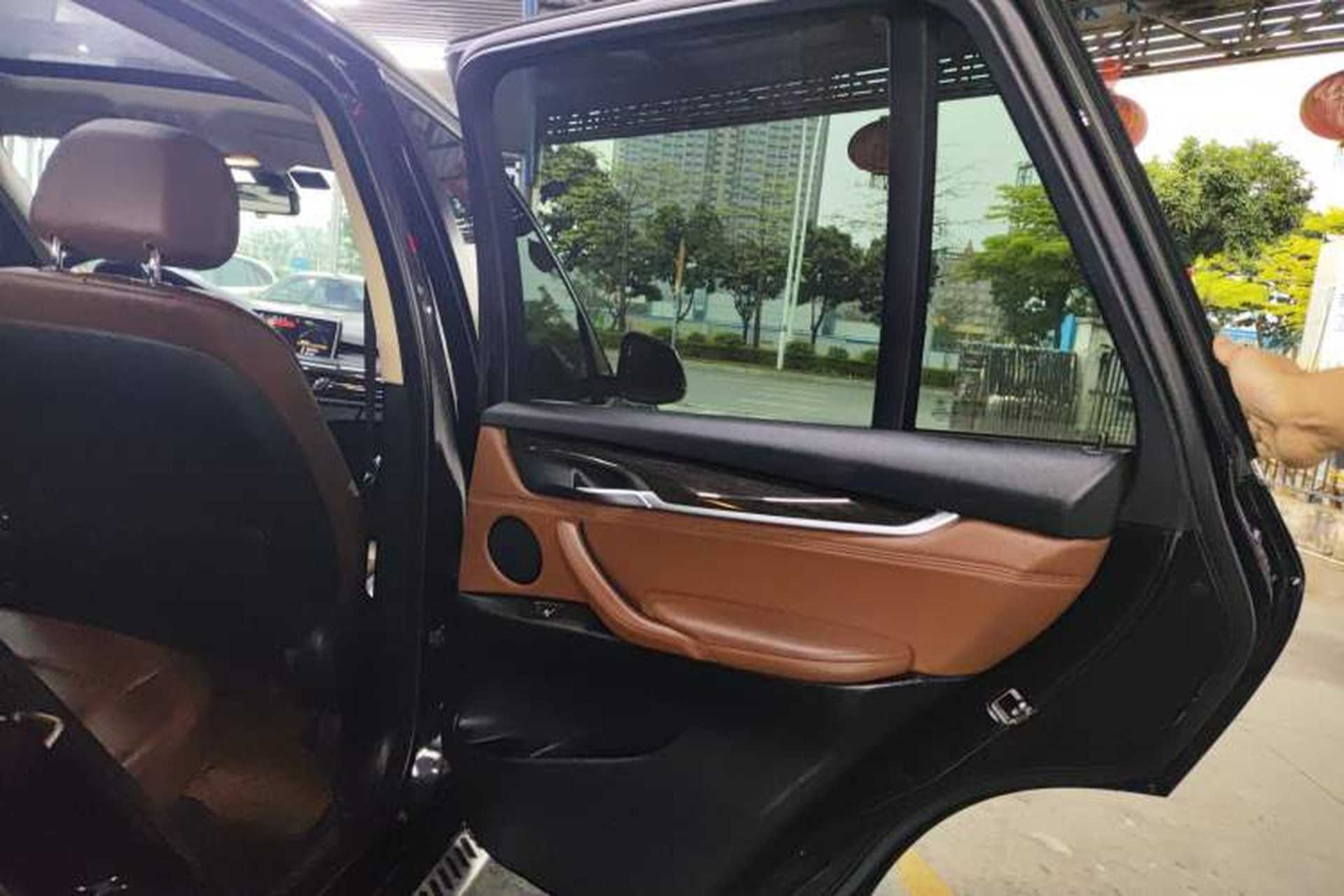 Used BMW X5 2014 xDrive35i Luxury Edition Interior 6