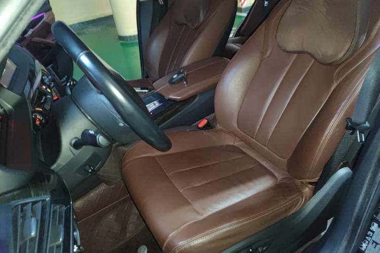 Used BMW X5 2014 xDrive35i Luxury Edition Left Front Seat