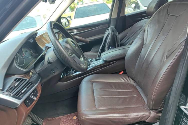 Used BMW X5 2014 xDrive35i Leading Model Left Front Seat