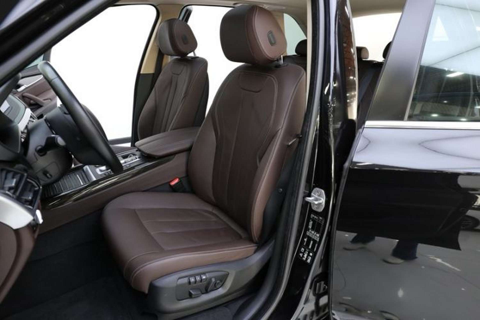 Used BMW X5 2014 xDrive35i Leading Model Left Front Seat