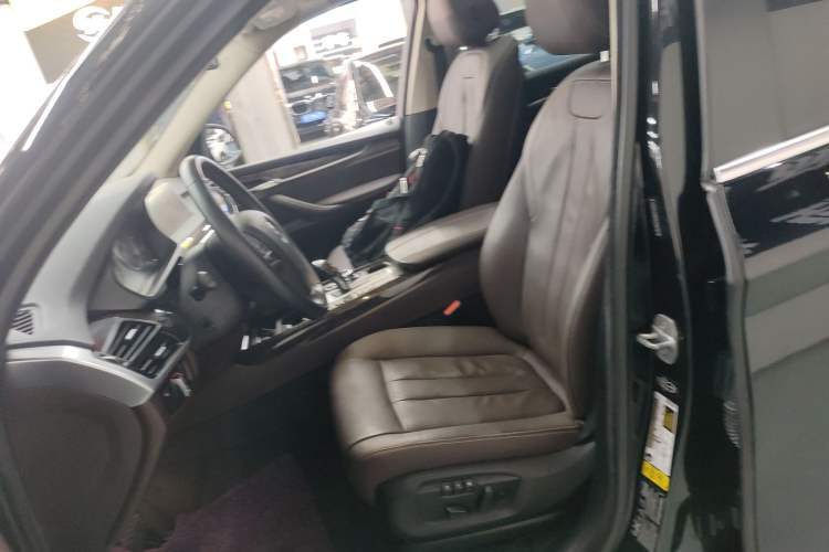 Used BMW X5 2014 xDrive35i Leading Model Left Front Seat