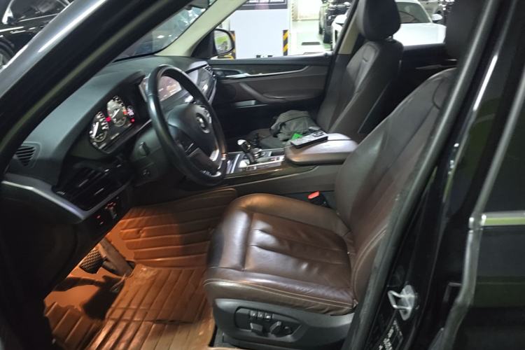 Used BMW X5 2014 xDrive35i Leading Model Left Front Seat