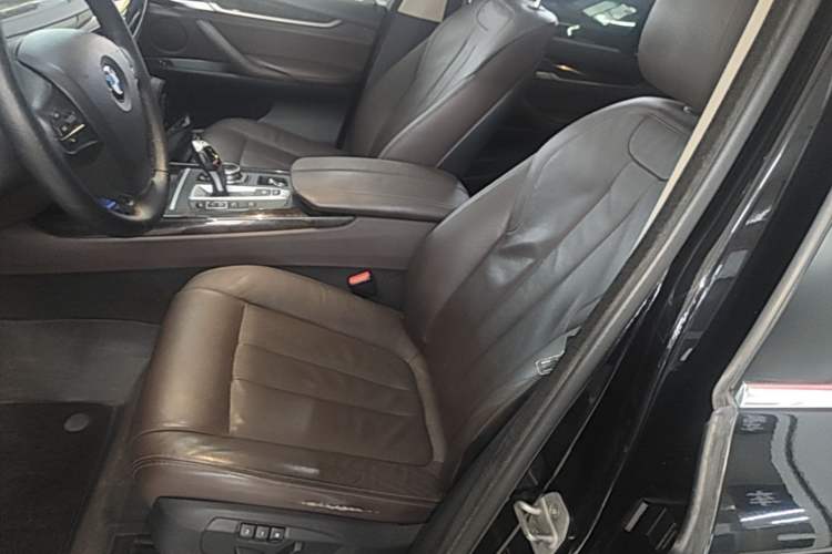 Used BMW X5 2014 xDrive35i Leading Model Left Front Seat