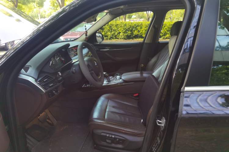 Used BMW X5 2014 xDrive35i Leading Model Left Front Seat