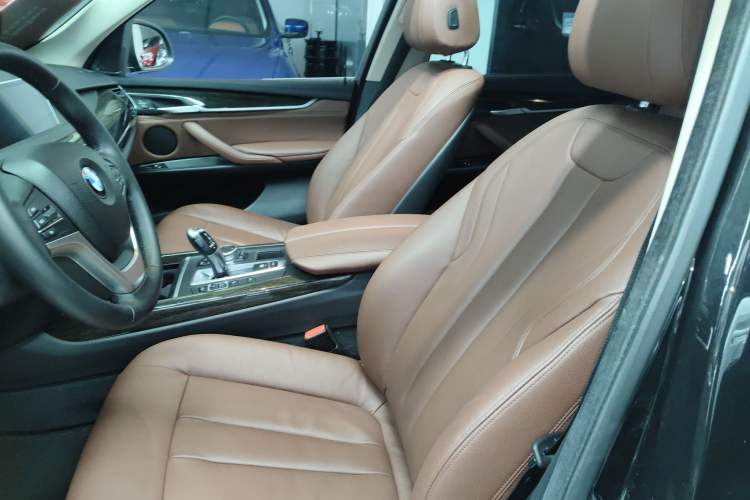 Used BMW X5 2014 xDrive35i Leading Model Left Front Seat