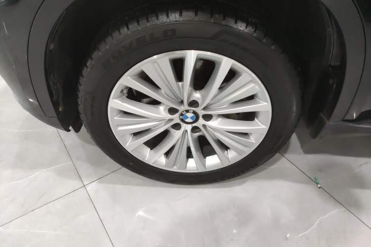 Used BMW X5 2014 xDrive35i Leading Model Left Front Wheel Hub