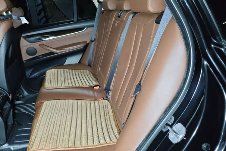 Used BMW X5 2014 xDrive35i Leading Model Left Rear Seat