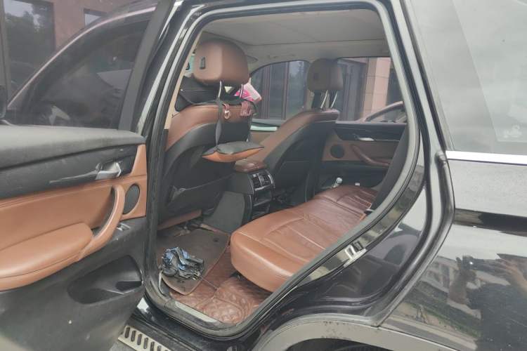 Used BMW X5 2014 xDrive30d Left Rear Seat