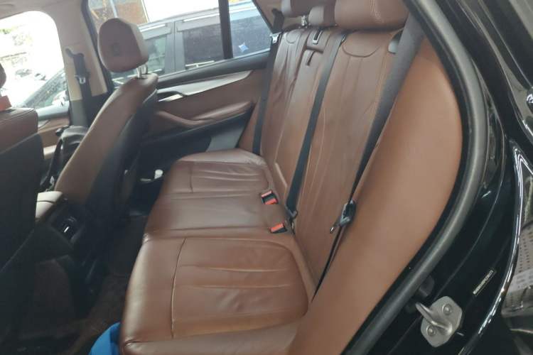 Used BMW X5  Left Rear Seat